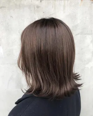 ミディアム カラー 佐藤 美聡のヘアスタイル