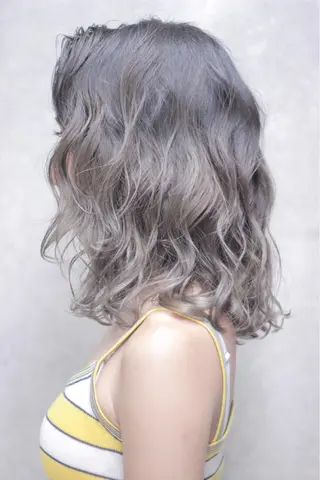 ミディアム カラー 及川 光のヘアスタイル