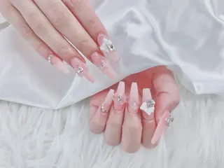 ネイル AKIKO ネイルサロンのネイルデザイン