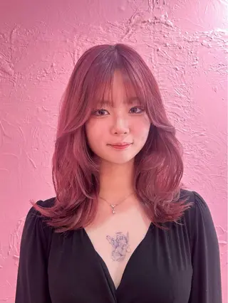 ミディアム カラー 植田 彩加のヘアスタイル