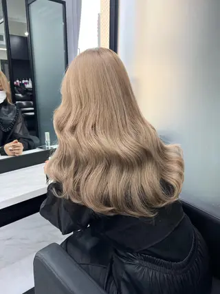 ロング カラー シールエクステ特化 ハイトーン、NANAのヘアスタイル