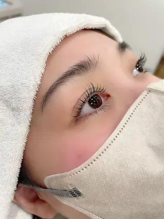 マツエク・マツパ 成瀬 妃生路のヘアスタイル