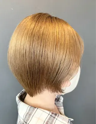 ショート カラー 遠山 瑠麻のヘアスタイル