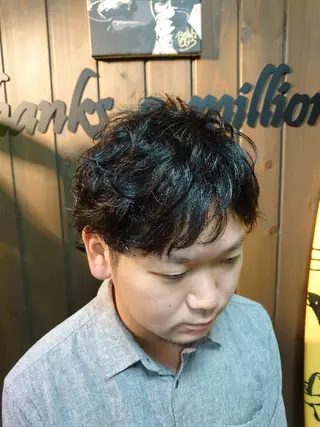 パーマ 岡林 選のヘアスタイル