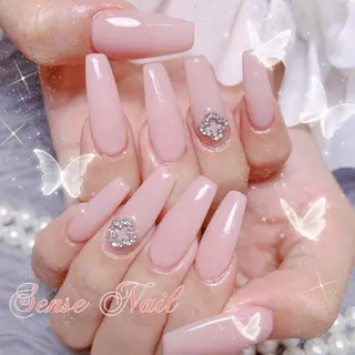 ネイル 🦋 Queenieのネイルデザイン