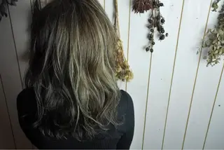 セミロング カラー LILIS hair designのヘアスタイル