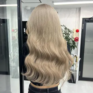 ロング カラー シールエクステ特化 ハイトーン、NANAのヘアスタイル