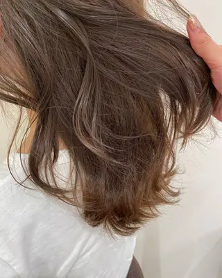 セミロング レイヤーカット/ ハイライト　千咲季のヘアスタイル