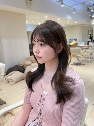 ミディアム 表参道小顔カット前髪 割れ改善クロスパーマのヘアスタイル