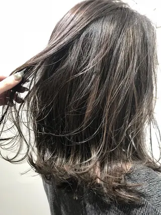 ミディアム カラー UMEDA FIGAROのヘアスタイル