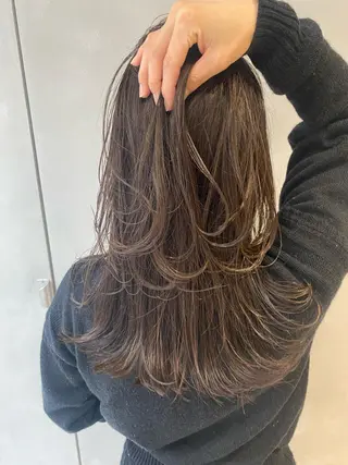 セミロング カラー nishido ハイライト/パーマのヘアスタイル