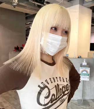 カラー 黒染め落とし ムラ修正　ハイトーンのヘアスタイル