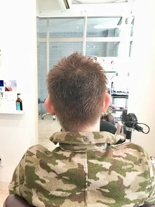 ショート カラー メンズ 中村 よしひでのヘアスタイル