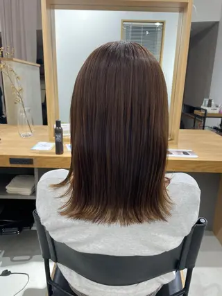 カラー タケウチ サトミのヘアスタイル