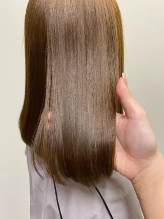 カラー ミディアムレイヤー/ 艶カラーNorikaのヘアスタイル