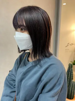 ミディアム カラー akane .のヘアスタイル