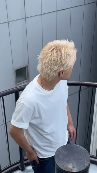 カラー メンズ ニトウ レイナのヘアスタイル