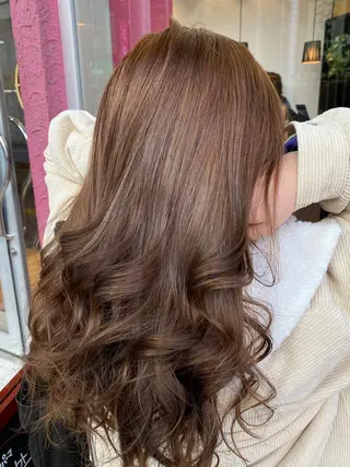 ロング デザインカラー✨新倉 佑奈のヘアスタイル