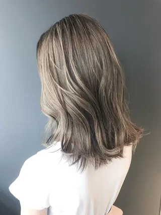 ミディアム カラー BOX mico.のヘアスタイル