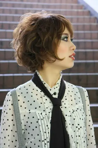 ショート カラー パーマ 田中 奈布のヘアスタイル