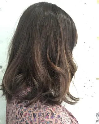 ミディアム 稲田 結衣夏のヘアスタイル