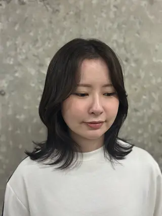 ミディアム Moanin'所属・艶カラー／ナチュラル スタイル/Ayukaのヘアスタイル