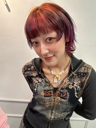 ショート カラー デザインカラー🌈 メイク💄ヒカリ🌟のヘアスタイル