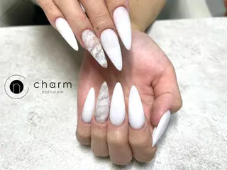 ネイル ネイルルーム チャームのネイルデザイン