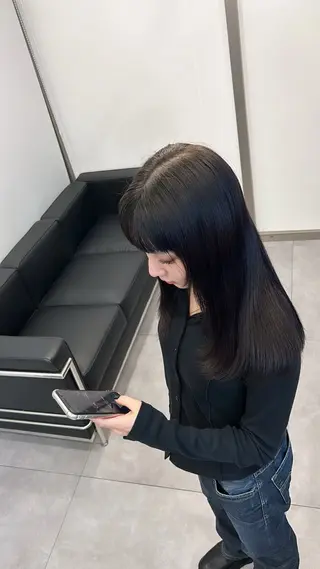 ロング 善財 康葵のヘアスタイル