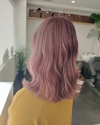 セミロング カラー RU RIのヘアスタイル