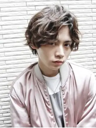 メンズ 韓国風 レイヤーカットのヘアスタイル