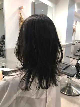 ミディアム オカダ ノゾミのヘアスタイル