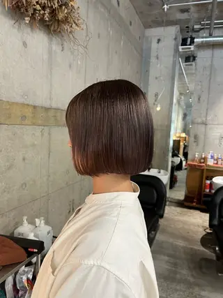 カラー 瑠己杏 :ボブ/ ハイトーンワンカラーのヘアスタイル