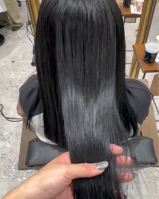 セミロング 透明感イルミナカラー ／寒色/MOMOKAのヘアスタイル