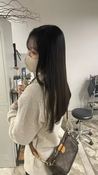 ロング カラー 山本 彩美香のヘアスタイル