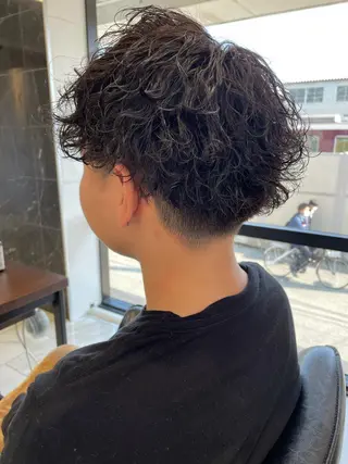 パーマ メンズ 大阪美容師 井上智博のヘアスタイル