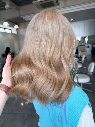 ミディアム カラー ハイトーン/ブリーチ 🤍足立里湖のヘアスタイル