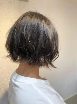 ショート カラー 谷口ゆめ/縮毛矯正/ 大人女子/眉ワックスのヘアスタイル