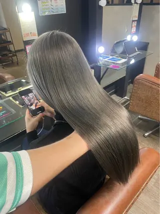 ロング カラー 近藤 慧依のヘアスタイル