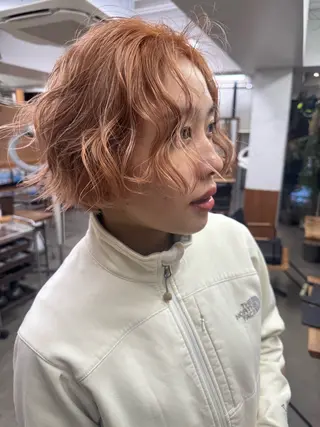 ミディアム カラー ムロ 二子玉川駅のヘアスタイル