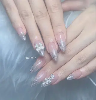ネイル Hin Nailsのネイルデザイン