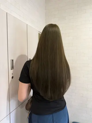 ロング CHEMIR所属・山川 由來のヘアスタイル