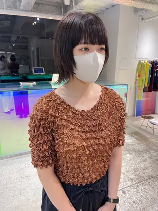 ショート oma　袮次金 鈴香のヘアスタイル