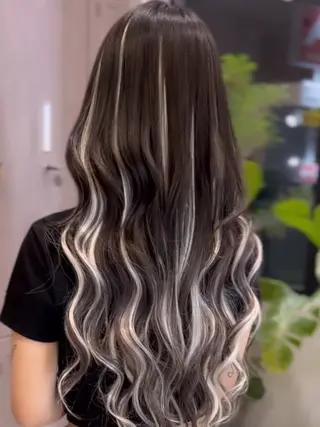 ロング 古屋 美春のヘアスタイル