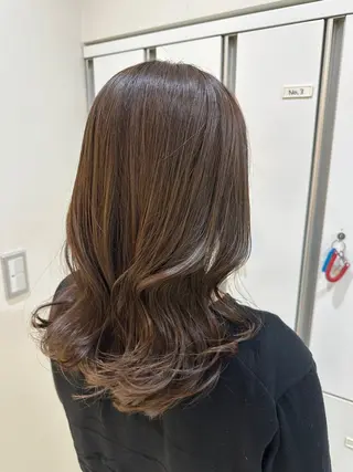 セミロング 透明感オリーブ🫒 ×レイヤーMIKUのヘアスタイル