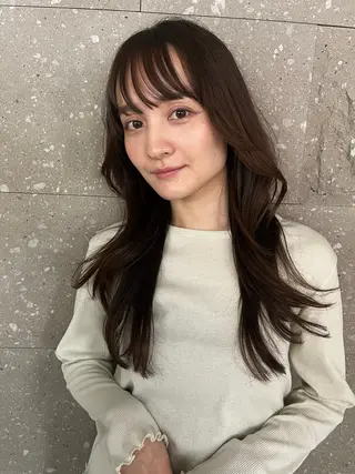 セミロング シモイケ ルアのヘアスタイル