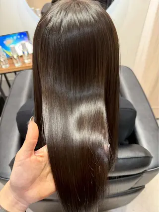 ロング NAVY 橋本心 縮毛矯正のヘアスタイル