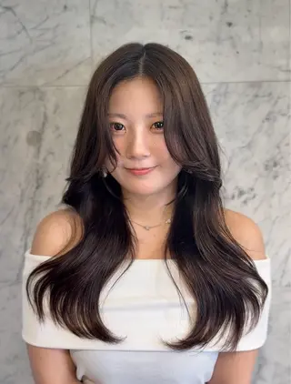 ロング WATARU/ 韓国風巻き髪のヘアスタイル