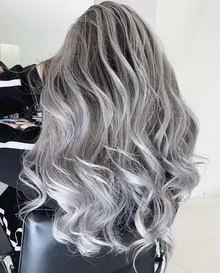 カラー 岡留 愛美のヘアスタイル