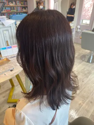 ミディアム かまだ しおりのヘアスタイル